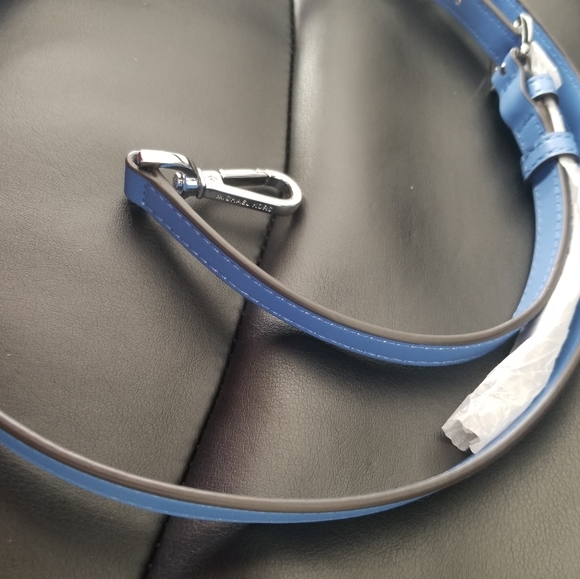 ❌ Sold ❌ Brand new Michael Kors replacement strap - Picture 2 of 3